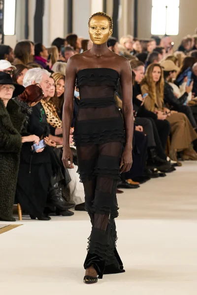 Look 28